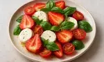 Çilekli Caprese Salatası Tarifi